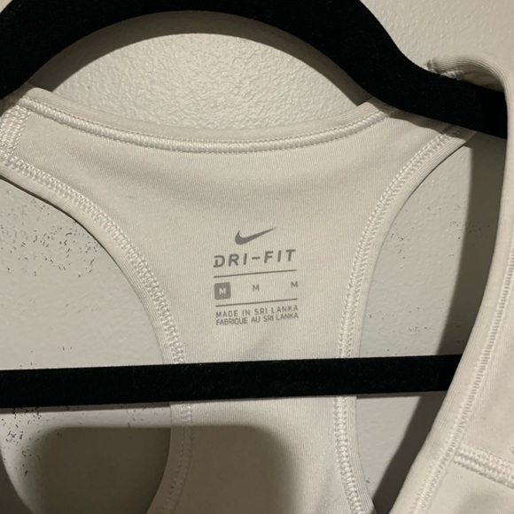 white nike sports bra - Picture 3 of 3